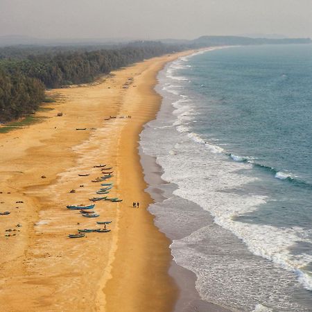 Blue Lagoon Beach Resort Gokarna  Exteriör bild