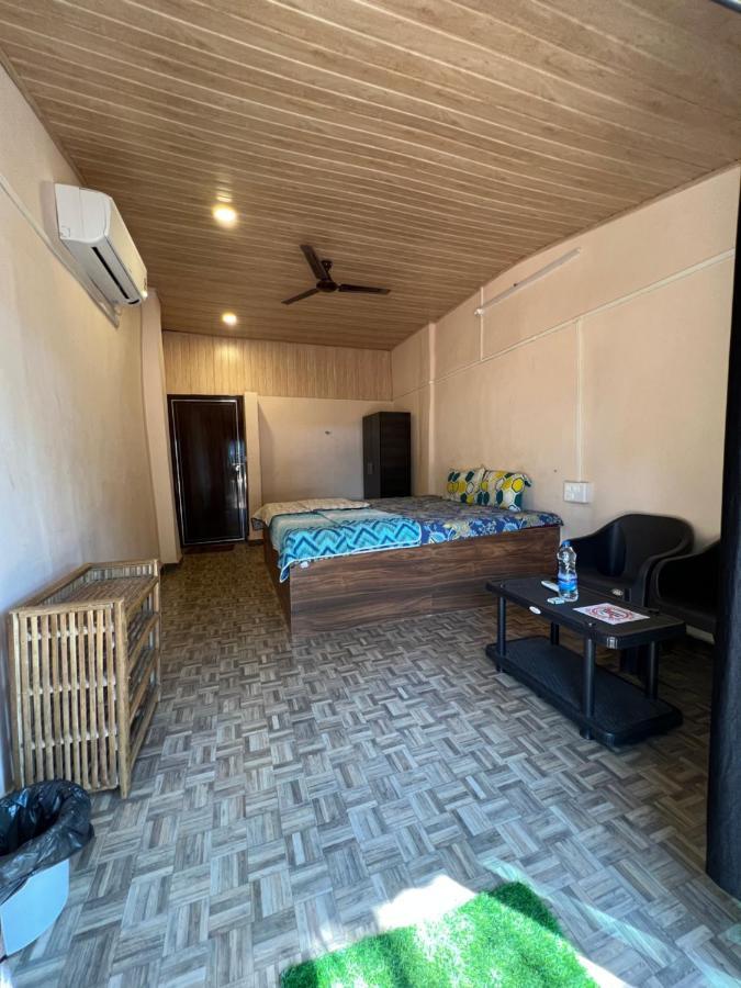 Blue Lagoon Beach Resort Gokarna  Exteriör bild