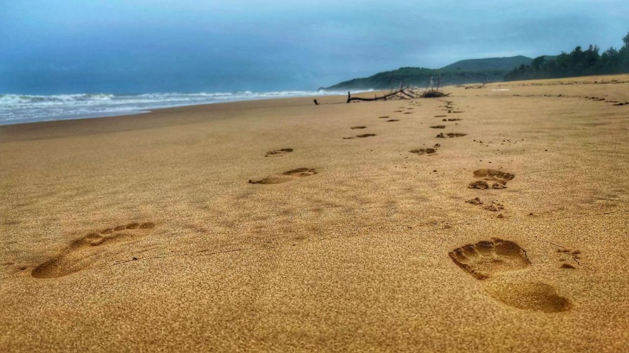 Blue Lagoon Beach Resort Gokarna  Exteriör bild