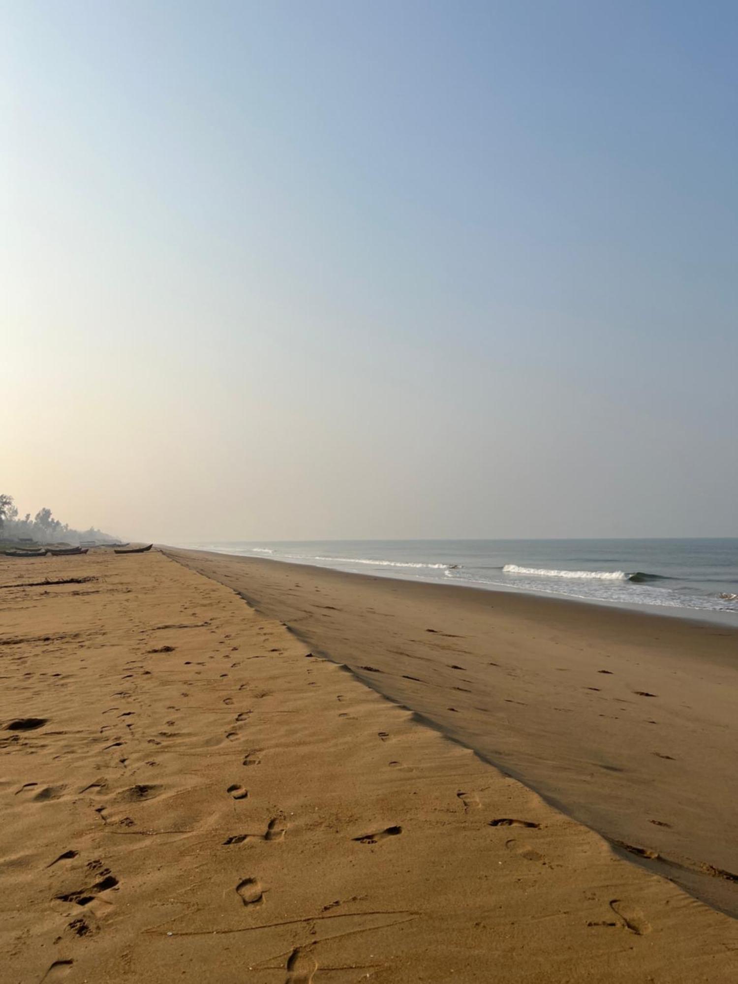 Blue Lagoon Beach Resort Gokarna  Exteriör bild